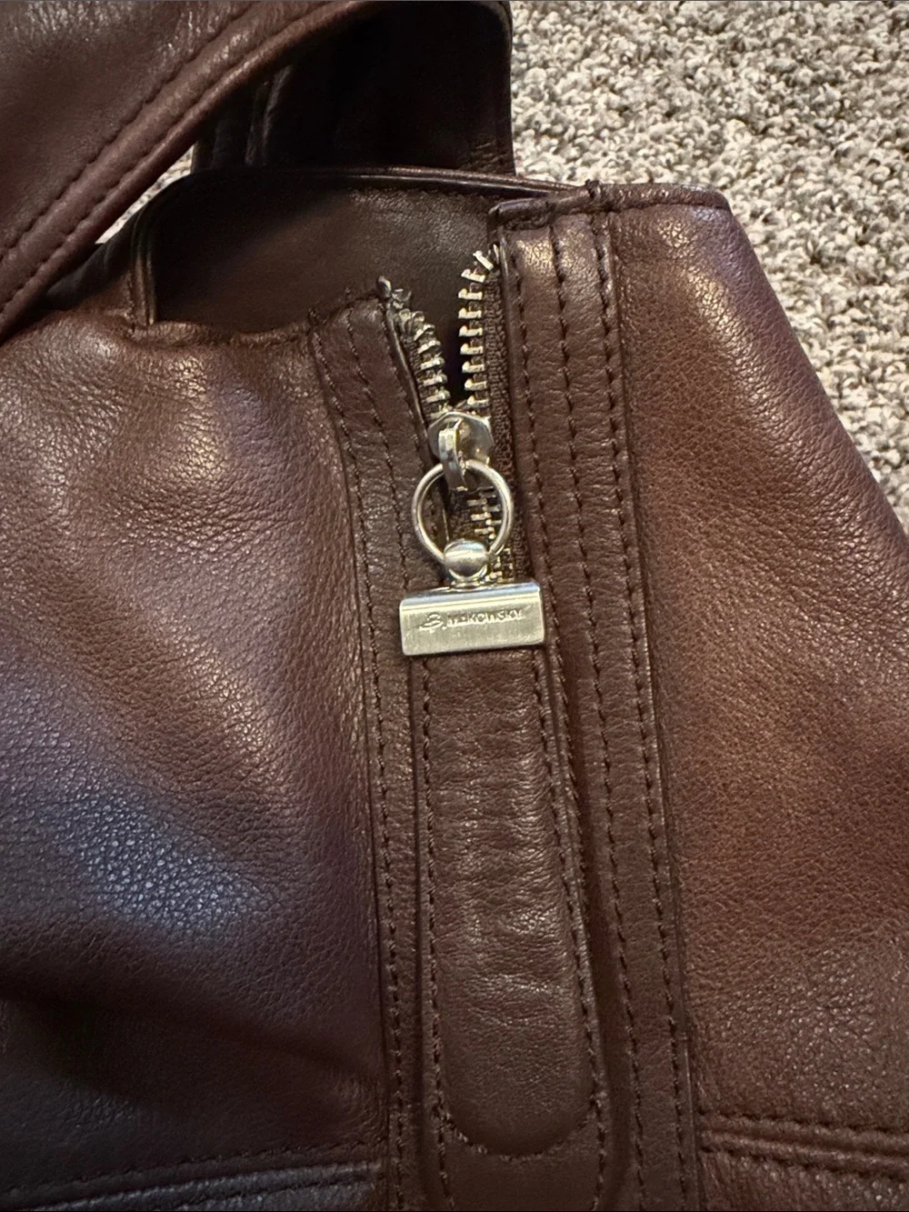 B Makowsky Women's Brown Leather Shoulder Bag. See ink stains on interior lining